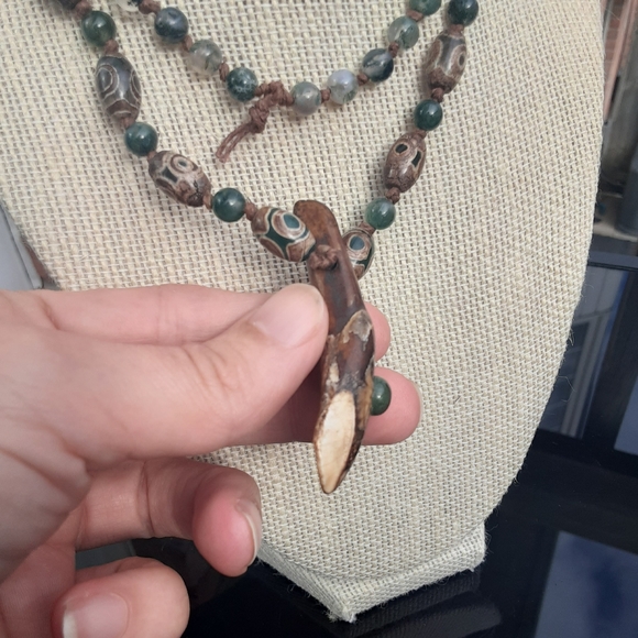 Dzi Agate/ Moss Agate/ Buffalo Tooth/ Jade- Knotted Taxidermy Necklace - Picture 6 of 9